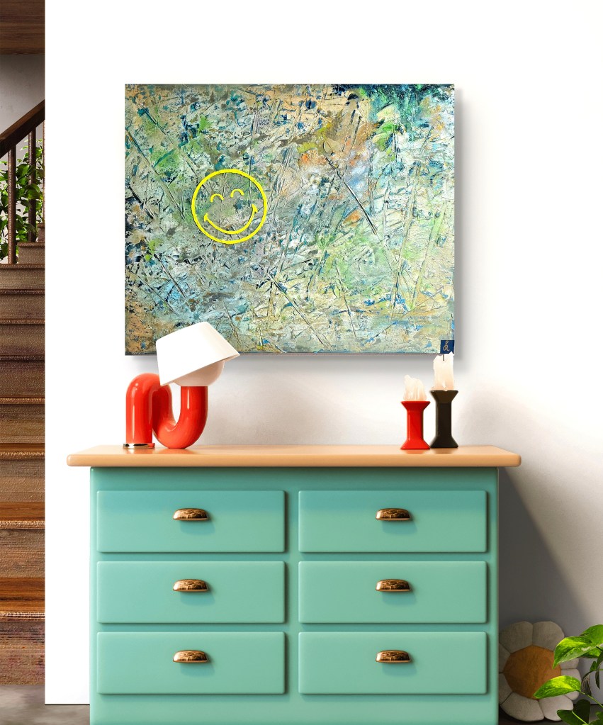 Das Grinsen im Chaos - abstraktes Acrylbild in Geld, Grün und Blau über Vitrine